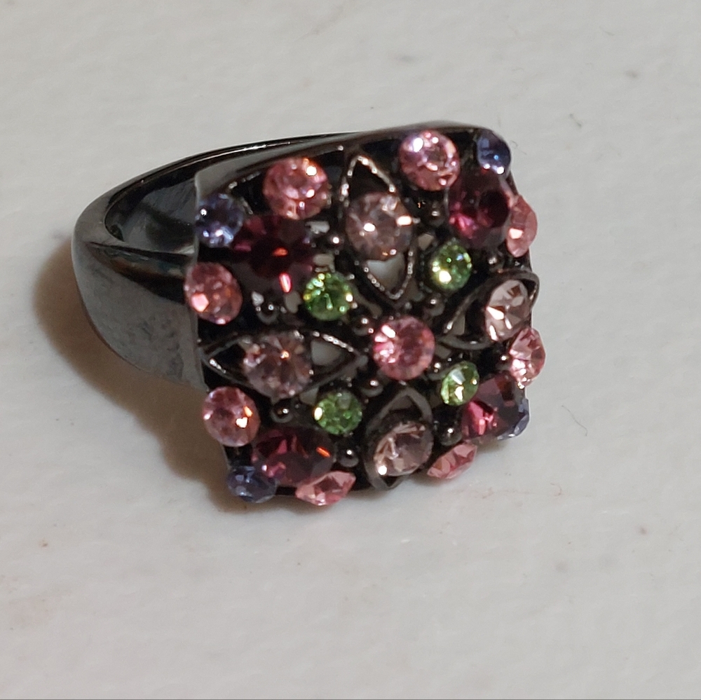 Gunmetal Tone Ring Embellished with Multicolor Sparkly Rhinestones Size 8 - Picture 4 of 8
